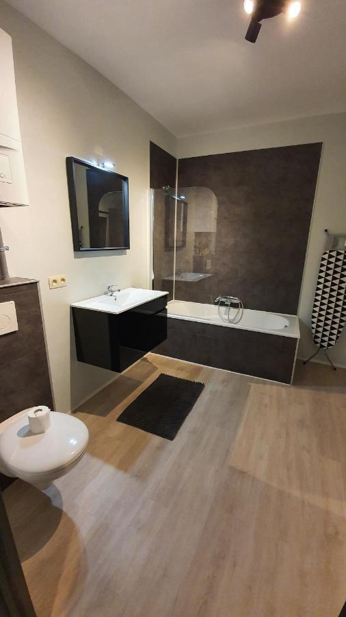 Charmante maison de ville rénové à 10 min de Liège! Flemalle-Grande Esterno foto